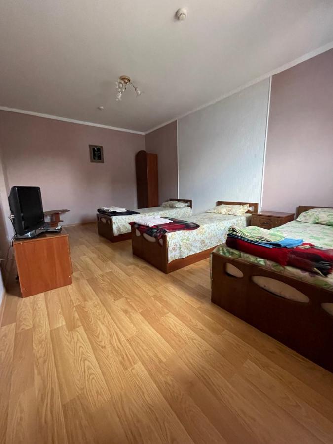 Едем Hotel Pustomyty Luaran gambar